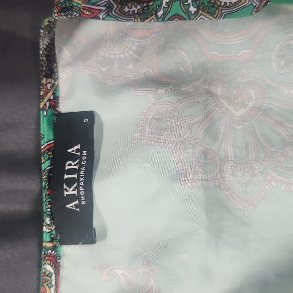 Akira Silk Top - Picture 2 of 2